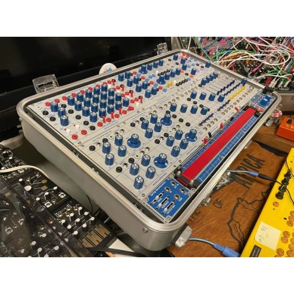 画像2: Buchla Tiptop 200t series with BPNYC ZERO Halliburton Eurorack Modular Travel Case 7U (2)