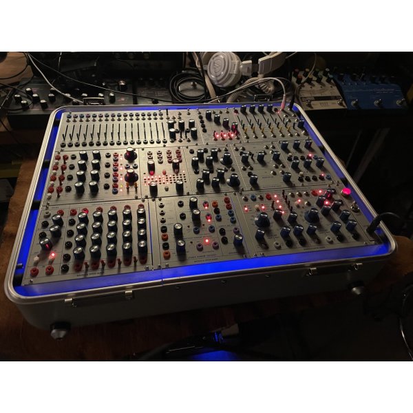 画像2: Buchla Tiptop 200t series with BPNYC ZERO Halliburton Eurorack Modular Travel Case 9U　2025　 (2)